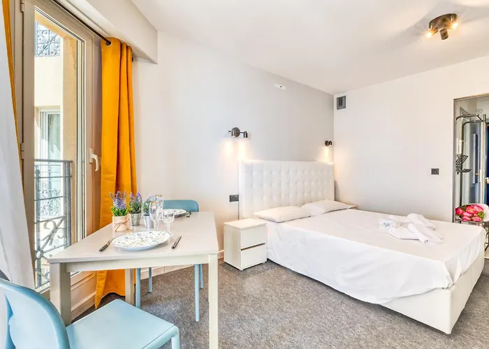 Victoria * マントン